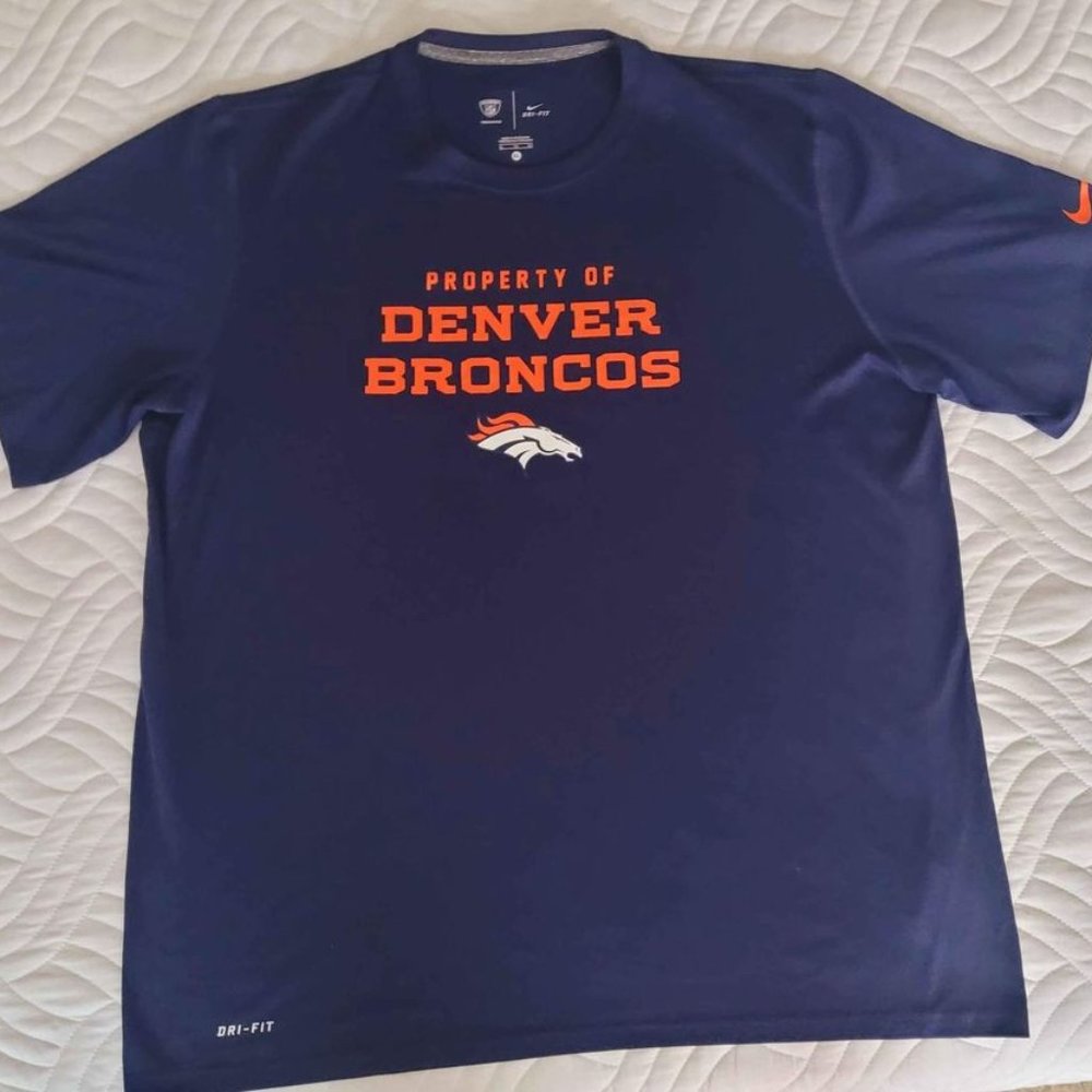 Denver Broncos Nik Dri-Fit 100% Polyester Active shirt. Men's XL.